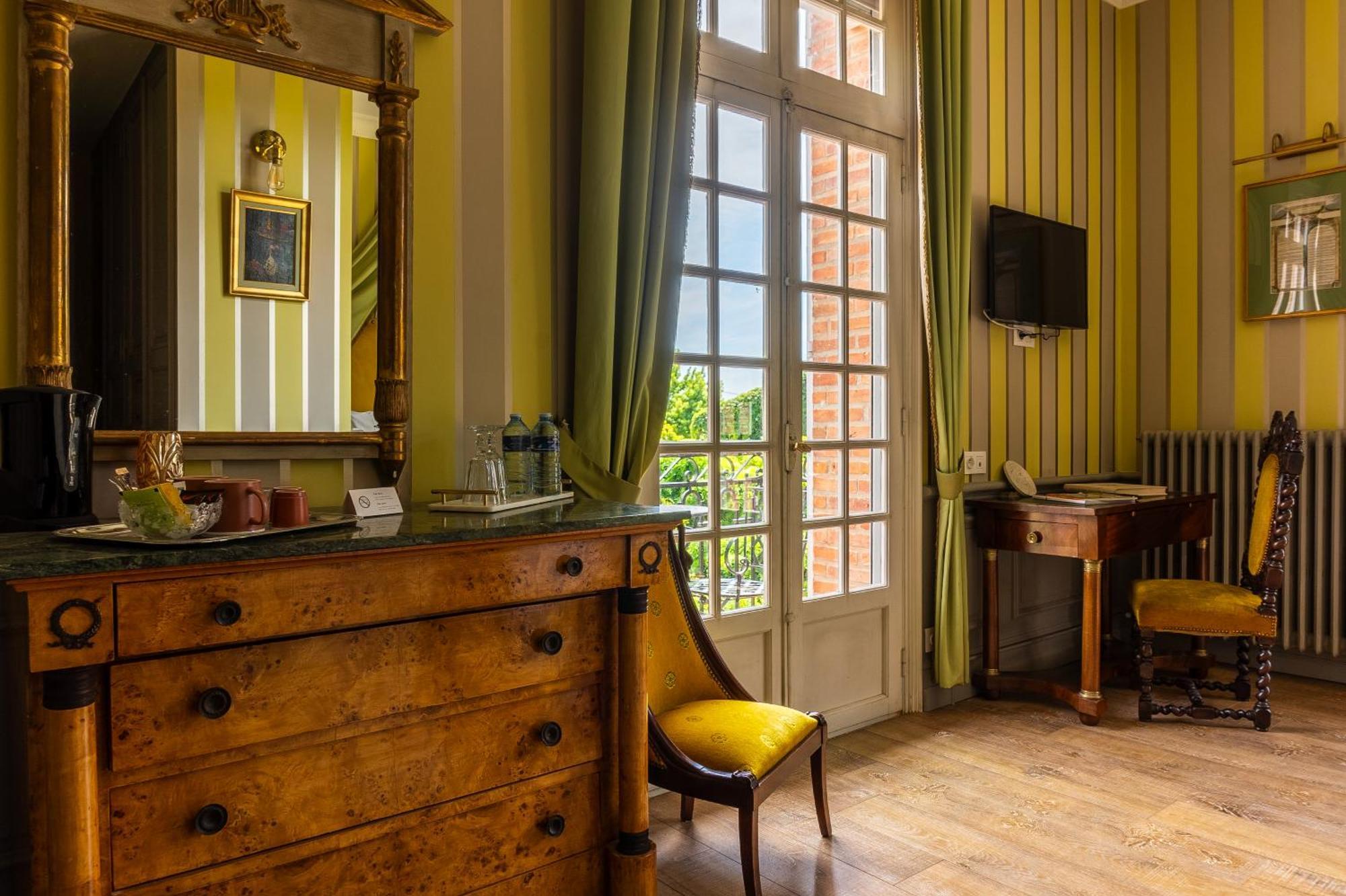 Castel Bois Marie, Maison D'Hotes 몽토방 외부 사진 A room at the hotel
