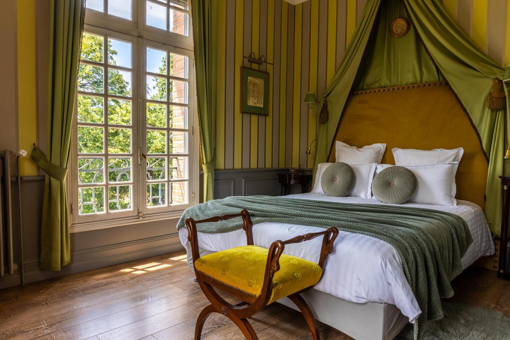 Castel Bois Marie, Maison D'Hotes 몽토방 외부 사진 The Yellow Room
